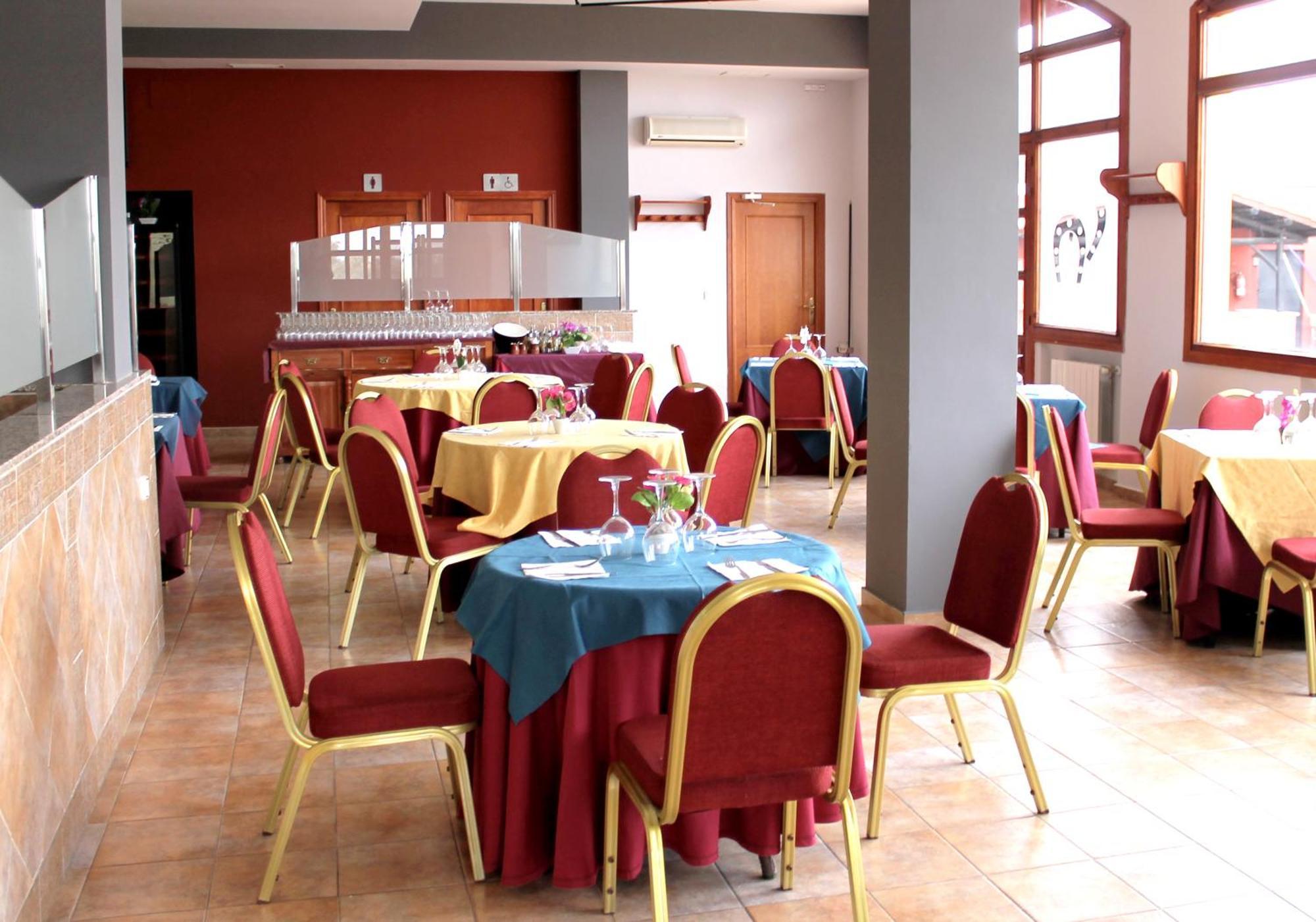 Los Barruecos grupo BGA HOTELES Malpartida de Cáceres Exterior foto